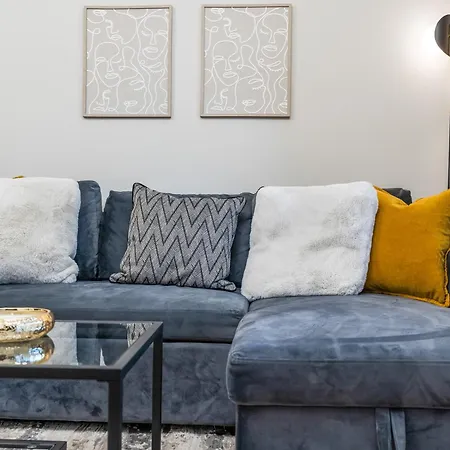 Entire Luxury 1bed Centre