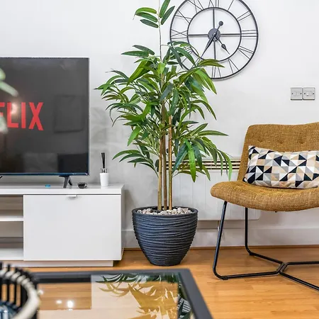 Entire Luxury 1bed Centre